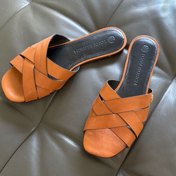 Tory Burch Tan City Slide Sandals Size 6 EUC - Picture 4 of 10